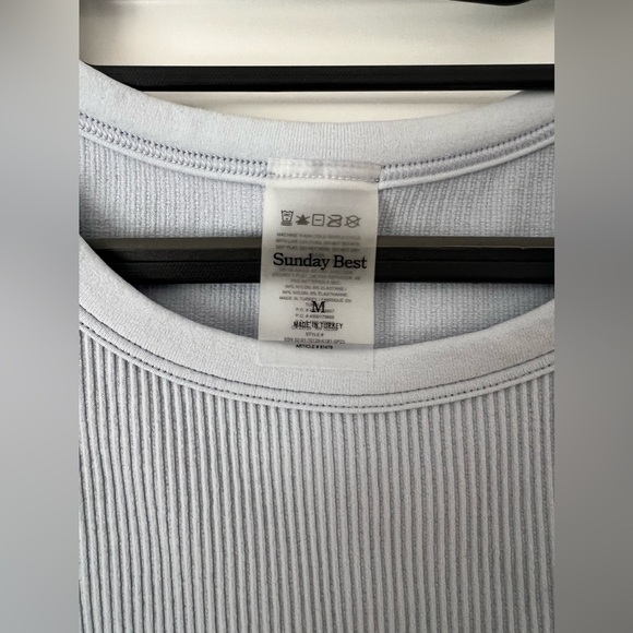 ARITZIA Sunday Best SinchSeamless Crew Tank [NWOT] - Picture 2 of 3